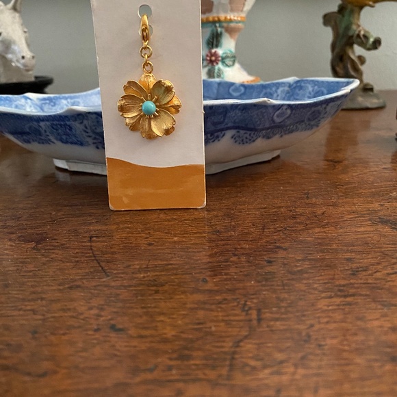 Gold Tone Flower pendant Turquoise center Anthro - Picture 4 of 11